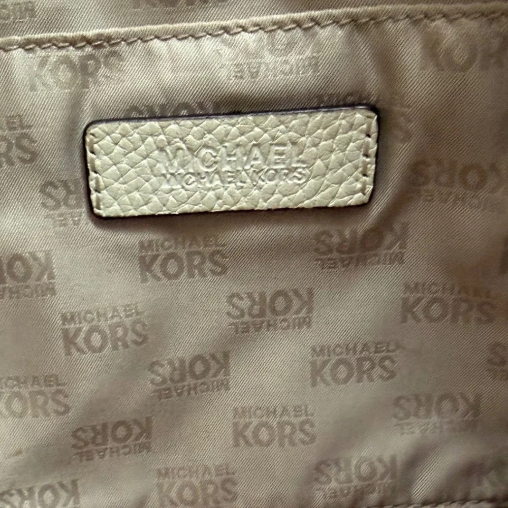 MICHAEL KORS Chelsea Leather Hobo Bag, Whipped Chelsea, Off White